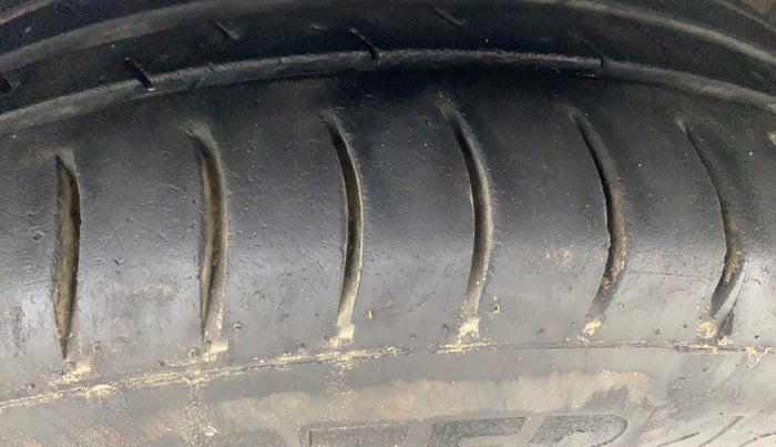 2015 Maruti Celerio ZXI, Petrol, Manual, 1,20,948 km, Right Front Tyre Tread