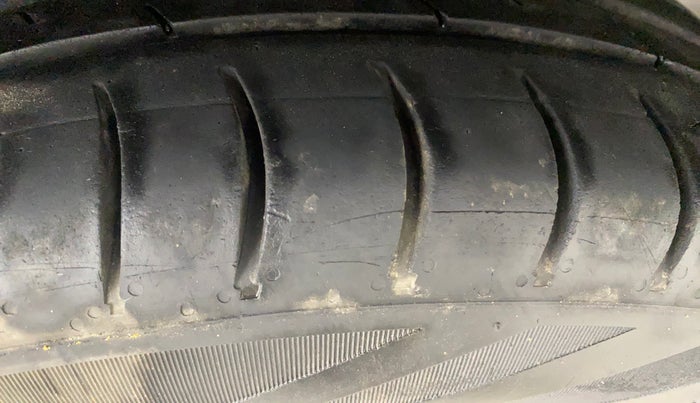 2015 Maruti Celerio ZXI, Petrol, Manual, 1,20,948 km, Right Rear Tyre Tread