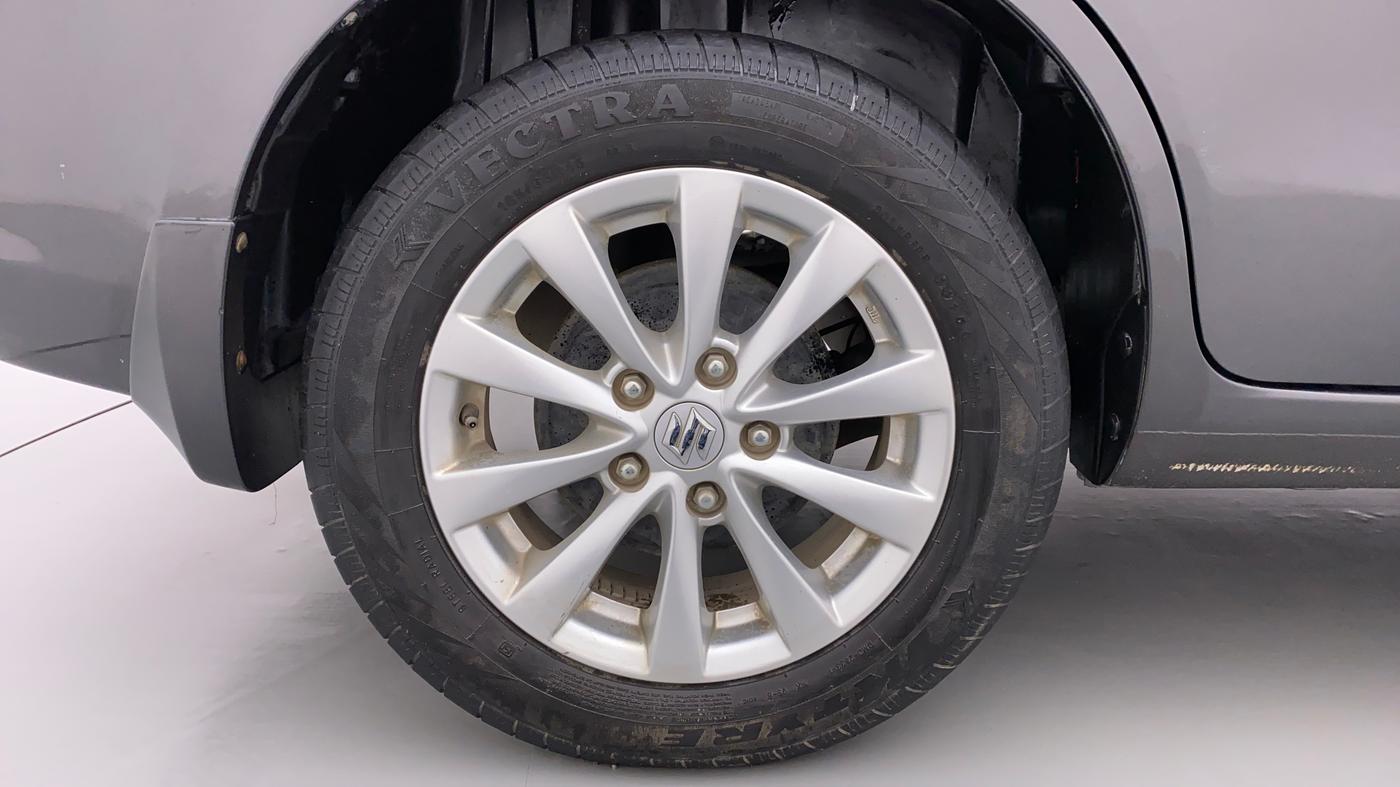 2015 Maruti Ertiga ZXI, Petrol, Manual, 43,319 km, Right Rear Wheel