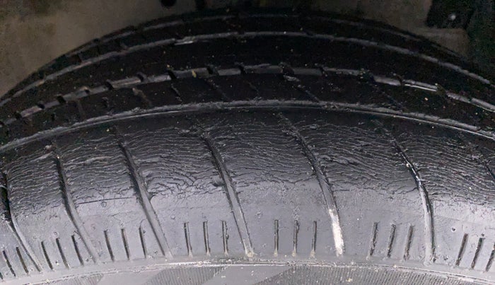 2015 Maruti Ertiga ZXI, Petrol, Manual, 43,319 km, Right Front Tyre Tread