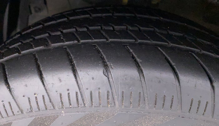 2015 Maruti Ertiga ZXI, Petrol, Manual, 43,319 km, Left Front Tyre Tread
