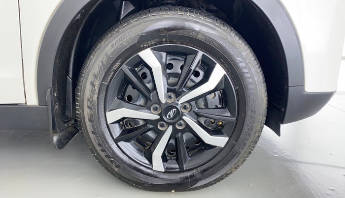 2021 Mahindra XUV300 1.2 W6 MT, Petrol, Manual, 5,184 km, Right Front Wheel