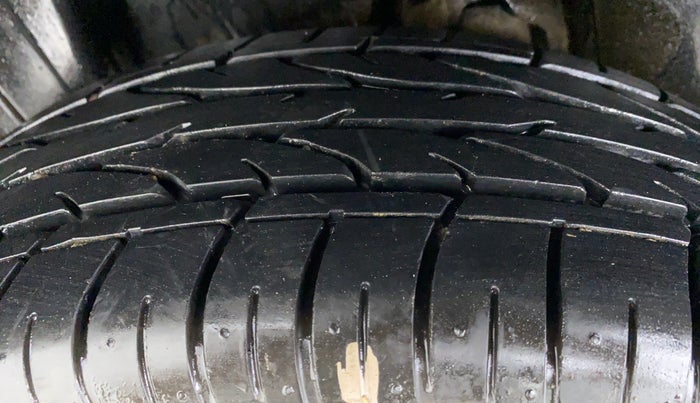 2021 Mahindra XUV300 1.2 W6 MT, Petrol, Manual, 5,184 km, Right Rear Tyre Tread