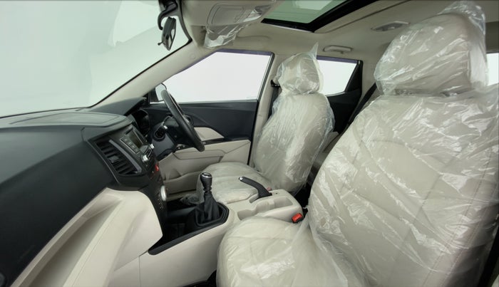 2021 Mahindra XUV300 1.2 W6 MT, Petrol, Manual, 5,184 km, Right Side Front Door Cabin