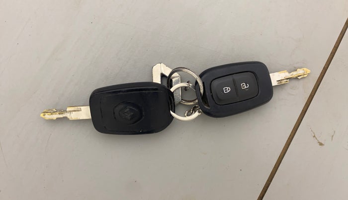 2018 Renault Kwid RXT 1.0 AMT, Petrol, Automatic, 30,142 km, Key Close Up