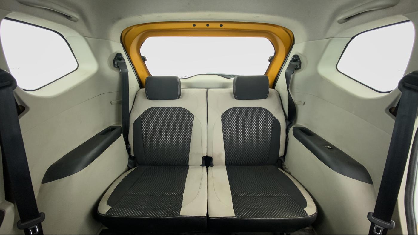 2020 Renault TRIBER RXZ AT, Petrol, Automatic, 23,859 km, Third Seat Row ( optional )