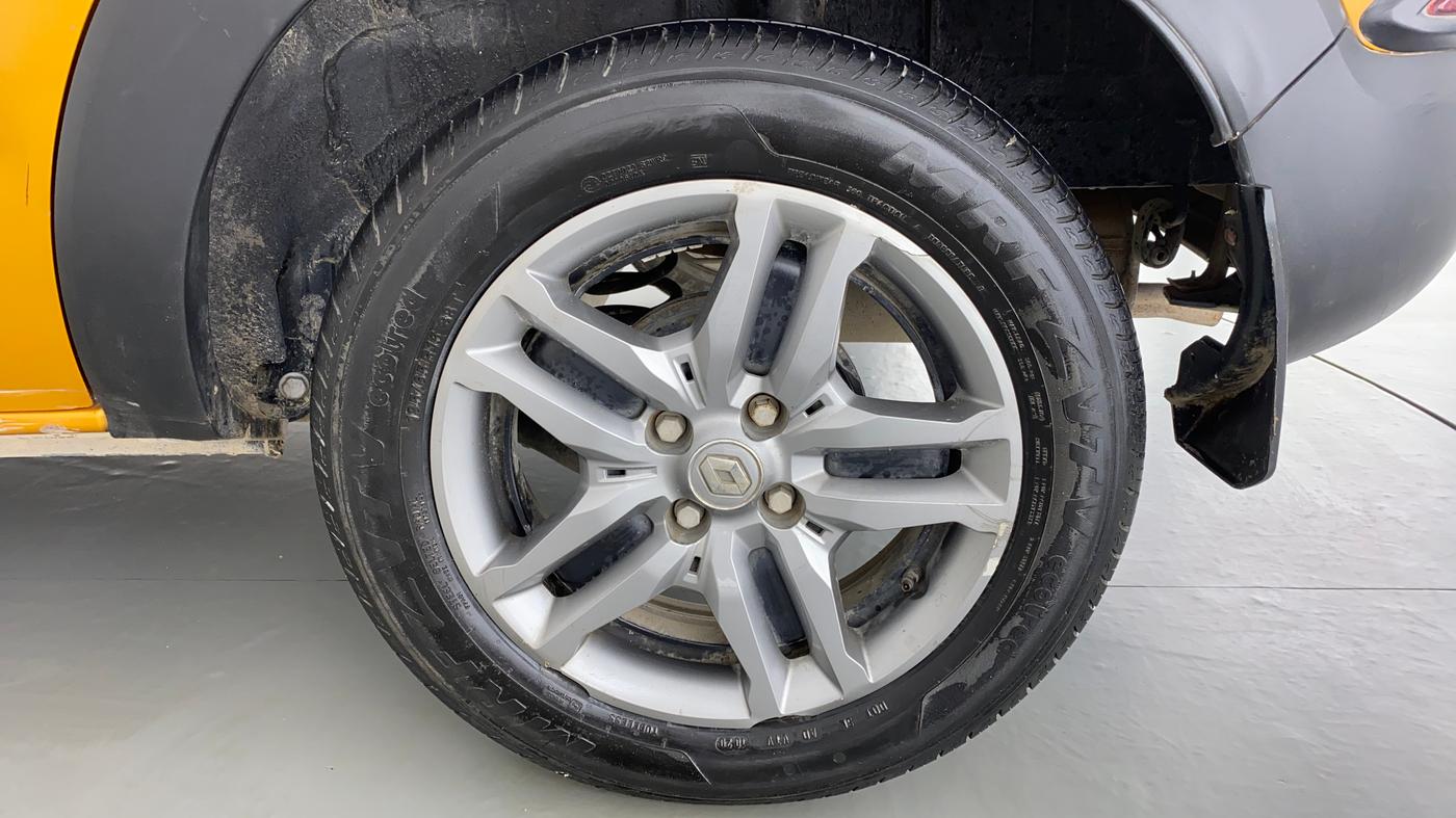 2020 Renault TRIBER RXZ AT, Petrol, Automatic, 23,859 km, Left Rear Wheel