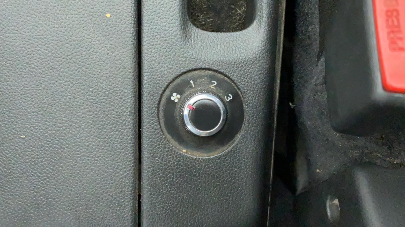 2020 Renault TRIBER RXZ AT, Petrol, Automatic, 23,859 km, Rear AC Temperature Control