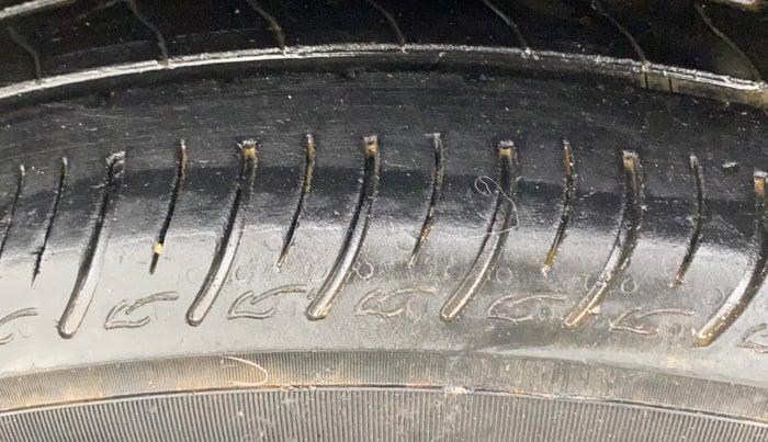 2022 Maruti Baleno DELTA PETROL 1.2, Petrol, Manual, 41,448 km, Left Front Tyre Tread