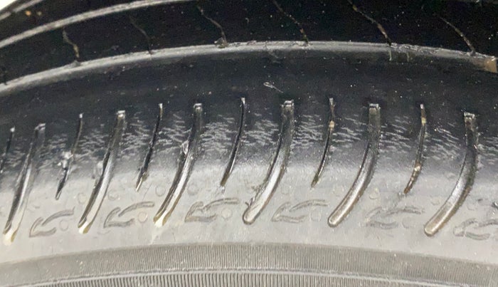 2022 Maruti Baleno DELTA PETROL 1.2, Petrol, Manual, 41,448 km, Right Rear Tyre Tread