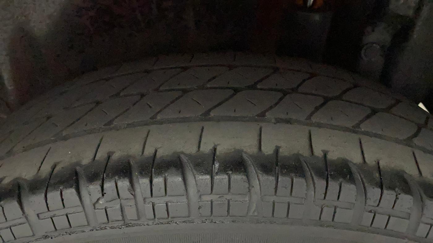2017 Maruti Swift LXI (O), Petrol, Manual, 67,049 km, Left Rear Tyre Tread