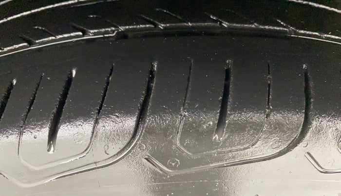 2018 Ford Ecosport TITANIUM + 1.5L PETROL AT, Petrol, Automatic, 1,01,616 km, Right Front Tyre Tread