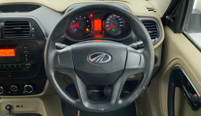 2018 Mahindra TUV300 T6 PLUS, Diesel, Manual, 94,669 km, Steering Wheel Close Up