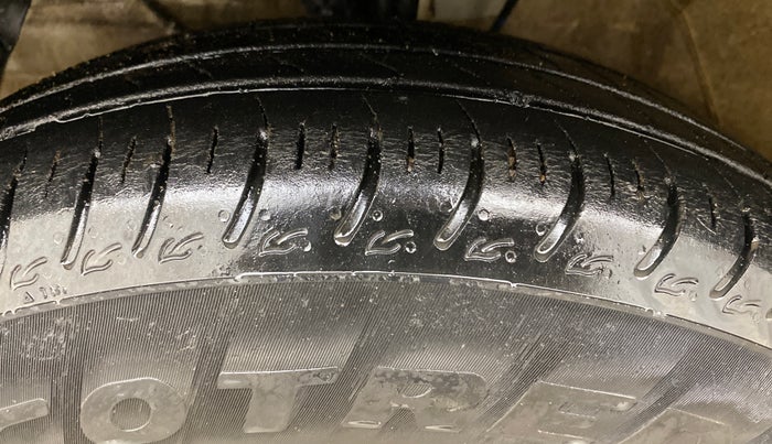 2024 Maruti Swift VXi (O), Petrol, Manual, 21,424 km, Left Front Tyre Tread