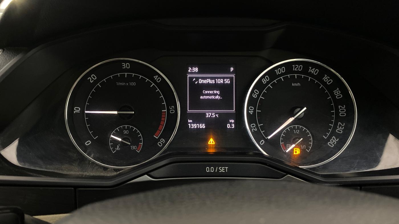 2016 Skoda Superb STYLE 2.0 TDI AT, Diesel, Automatic, 1,39,166 km, Odometer Image