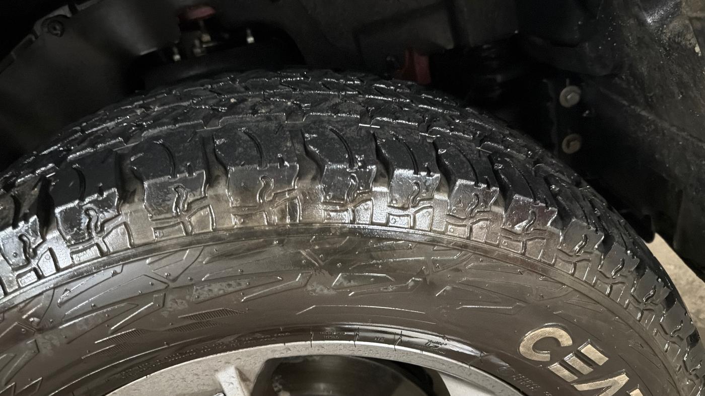 2022 Mahindra Thar LX PETROL HT 4WD AT, Petrol, Automatic, 15,193 km, Right Front Tyre Tread