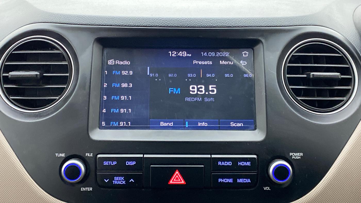 2017 Hyundai Grand i10 ASTA 1.2 KAPPA VTVT, Petrol, Manual, 27,699 km, Infotainment System