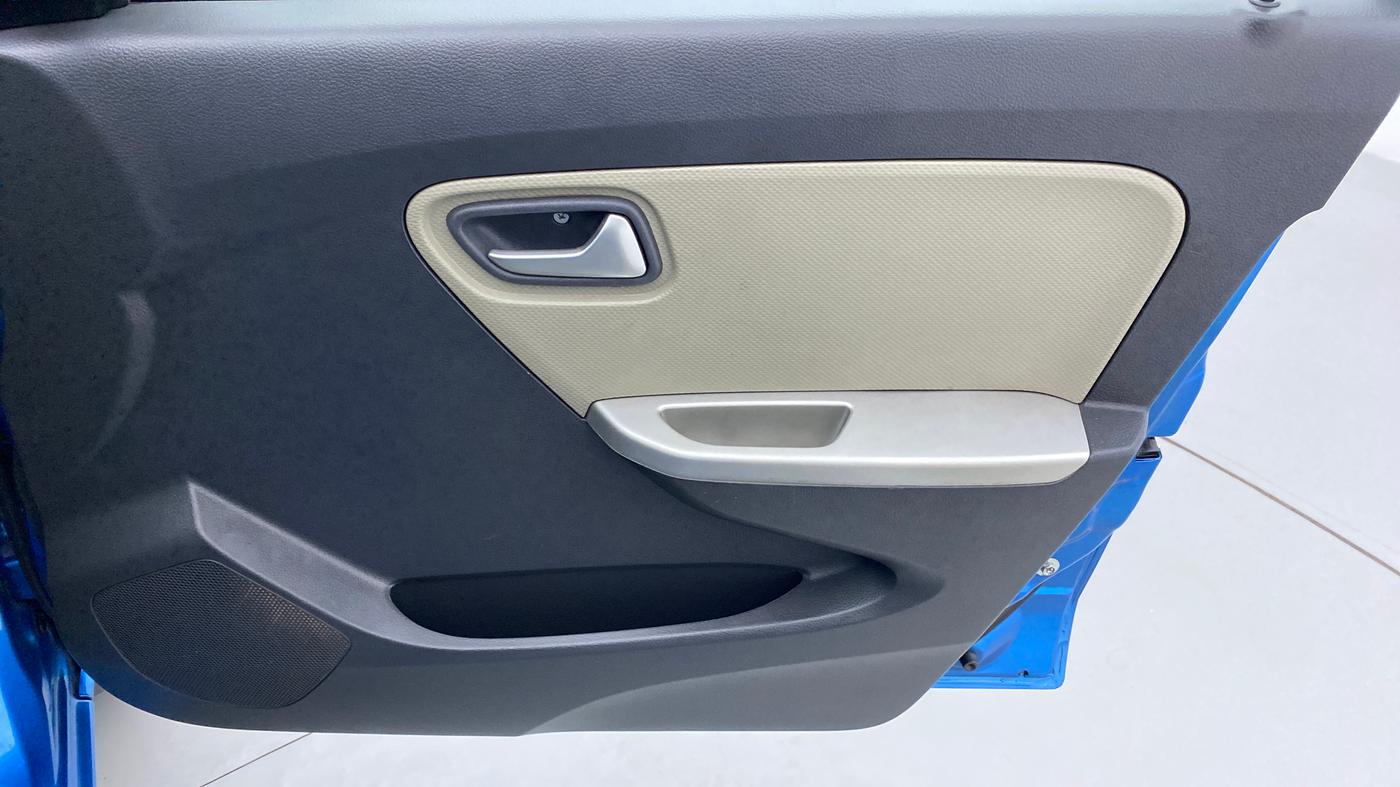 2017 Maruti Alto K10 VXI (O) AMT, Petrol, Automatic, 28,774 km, Driver Side Door Panels Control