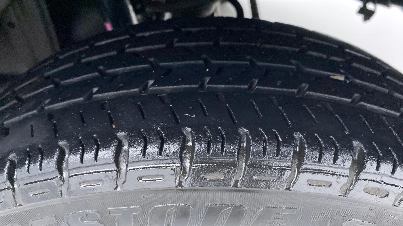 2017 Maruti Alto K10 VXI (O) AMT, Petrol, Automatic, 28,774 km, Left Rear Tyre Tread