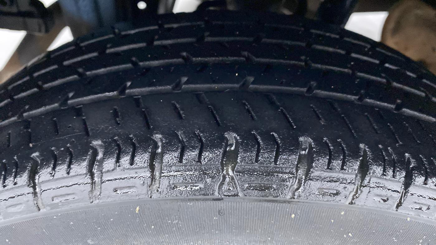 2017 Maruti Alto K10 VXI (O) AMT, Petrol, Automatic, 28,774 km, Right Rear Tyre Tread