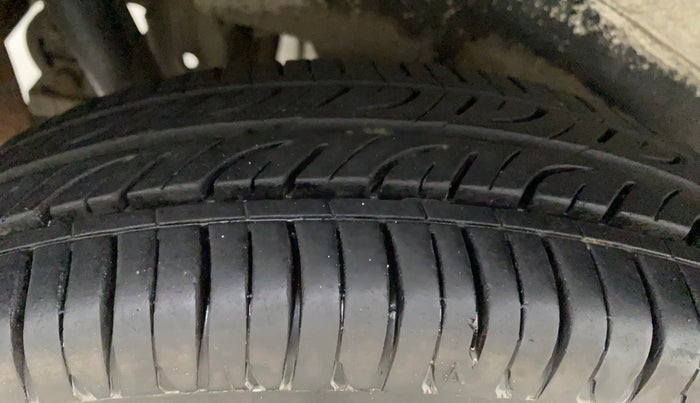 2014 Maruti Wagon R 1.0 LXI, Petrol, Manual, 65,014 km, Right Rear Tyre Tread