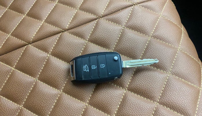 2022 KIA SONET HTK PLUS 1.2, Petrol, Manual, 26,983 km, Key Close Up