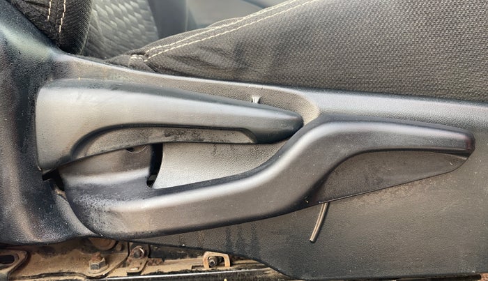 2020 Toyota Etios CROSS 1.2 G, CNG, Manual, 65,593 km, Driver Side Adjustment Panel