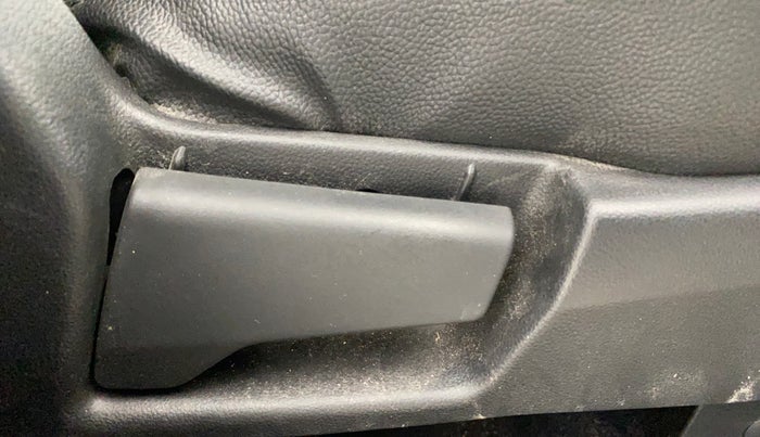 2021 Renault Kiger RXE MT, Petrol, Manual, 16,422 km, Driver Side Adjustment Panel