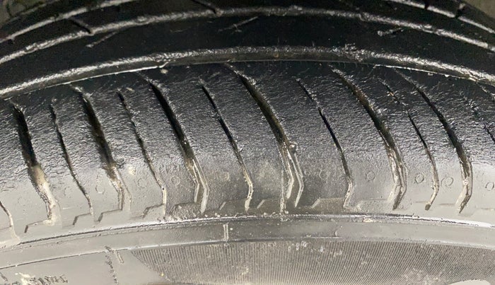 2021 Renault Kiger RXE MT, Petrol, Manual, 16,422 km, Left Front Tyre Tread