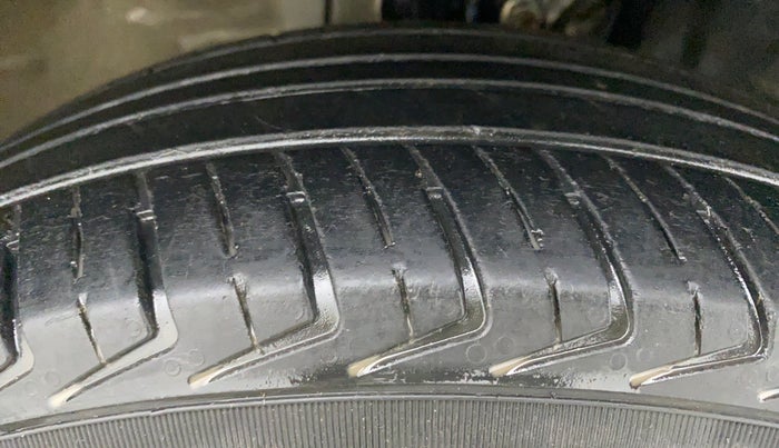 2020 Maruti New Wagon-R LXI CNG 1.0 L, CNG, Manual, 46,588 km, Right Front Tyre Tread