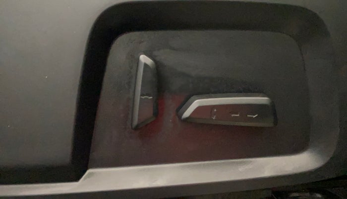 2021 Tata Safari XZ PLUS, Diesel, Manual, 87,025 km, Driver Side Adjustment Panel