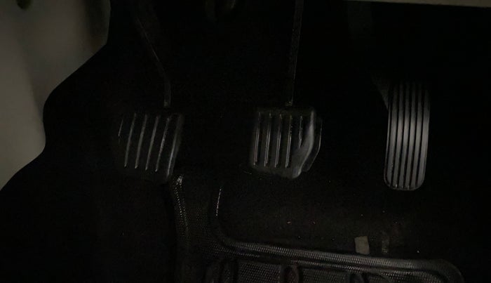 2021 Tata Safari XZ PLUS, Diesel, Manual, 87,025 km, Pedals