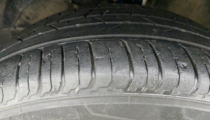 2016 Maruti Baleno ALPHA PETROL 1.2, Petrol, Manual, 53,429 km, Left Front Tyre Tread