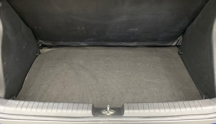 2016 Hyundai Elite i20 SPORTZ 1.2, Petrol, Manual, 27,881 km, Boot Inside