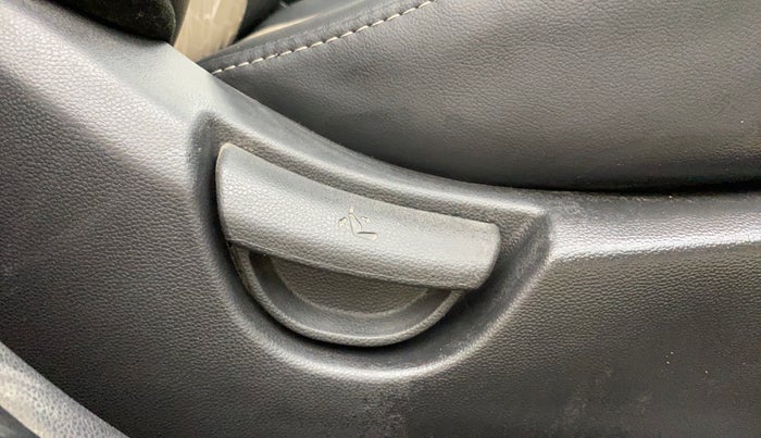 2018 Hyundai Grand i10 SPORTZ 1.2 KAPPA VTVT, Petrol, Manual, 66,358 km, Driver Side Adjustment Panel