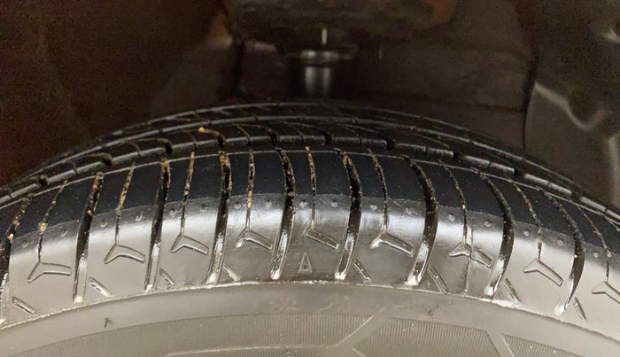 2018 Hyundai Grand i10 SPORTZ 1.2 KAPPA VTVT, Petrol, Manual, 66,358 km, Right Front Tyre Tread