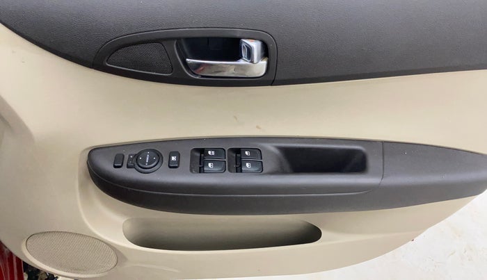 2013 Hyundai i20 SPORTZ 1.2, Petrol, Manual, 54,192 km, Driver Side Door Panels Control