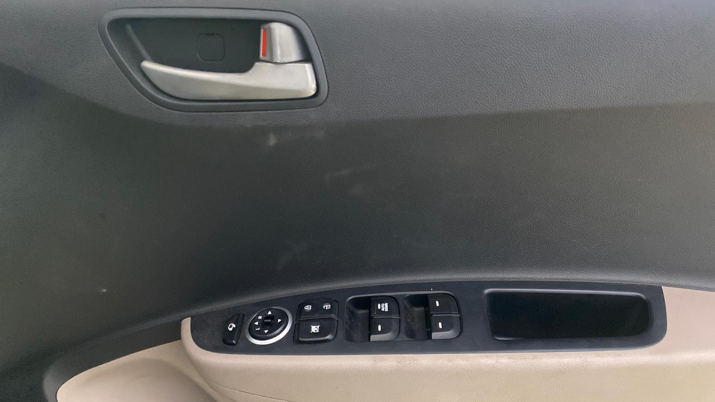 2015 Hyundai Grand i10 ASTA AT 1.2 KAPPA VTVT, Petrol, Automatic, 45,030 km, Driver Side Door Panels Control