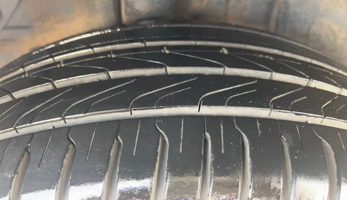 2018 Hyundai Elite i20 ASTA 1.2 (O), Petrol, Manual, 65,406 km, Right Rear Tyre Tread