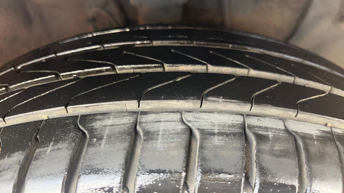 2018 Hyundai Elite i20 ASTA 1.2 (O), Petrol, Manual, 65,406 km, Right Front Tyre Tread
