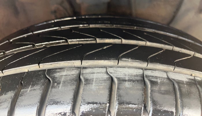 2018 Hyundai Elite i20 ASTA 1.2 (O), Petrol, Manual, 65,406 km, Right Front Tyre Tread