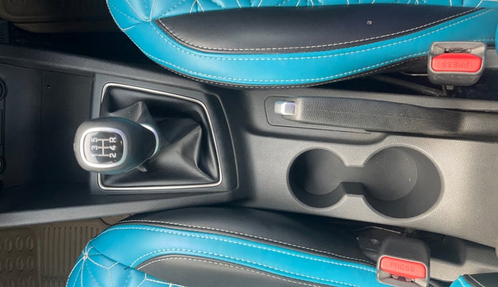 2018 Hyundai Elite i20 ASTA 1.2 (O), Petrol, Manual, 65,406 km, Gear Lever