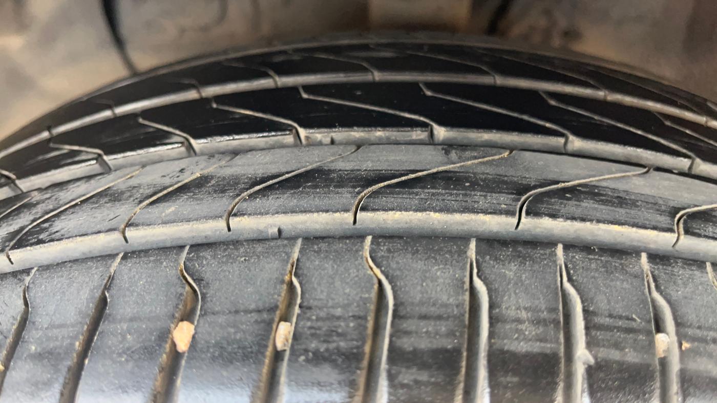 2018 Hyundai Elite i20 ASTA 1.2 (O), Petrol, Manual, 65,406 km, Left Front Tyre Tread