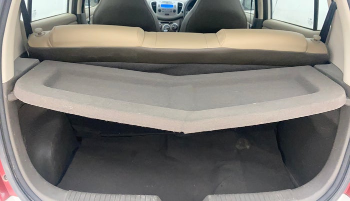 2014 Hyundai i10 SPORTZ 1.1, Petrol, Manual, 57,816 km, Boot Inside