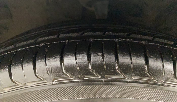 2014 Hyundai i10 SPORTZ 1.1, Petrol, Manual, 57,816 km, Left Front Tyre Tread