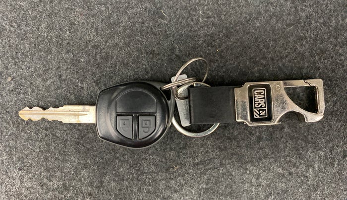 2016 Maruti Wagon R 1.0 VXI, Petrol, Manual, 24,036 km, Key Close Up