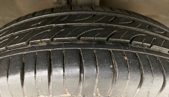 2016 Maruti Wagon R 1.0 VXI, Petrol, Manual, 24,036 km, Right Front Tyre Tread
