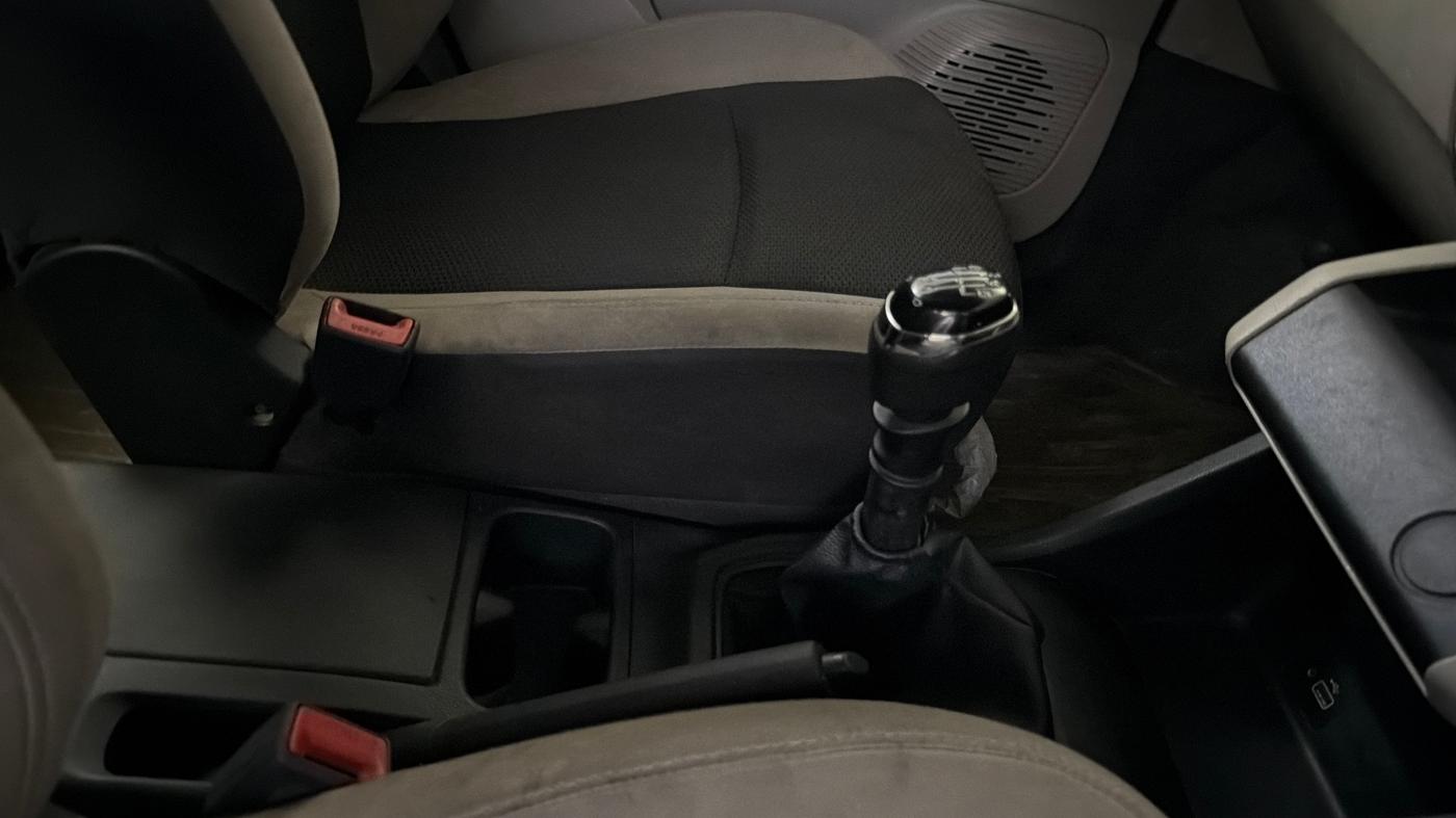 2019 Renault TRIBER RXT, Petrol, Manual, 56,442 km, Gear Lever