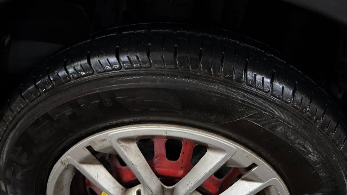 2019 Renault TRIBER RXT, Petrol, Manual, 56,442 km, Right Front Tyre Tread