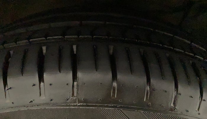 2015 Maruti Ciaz ZXI+, Petrol, Manual, 67,874 km, Left Rear Tyre Tread